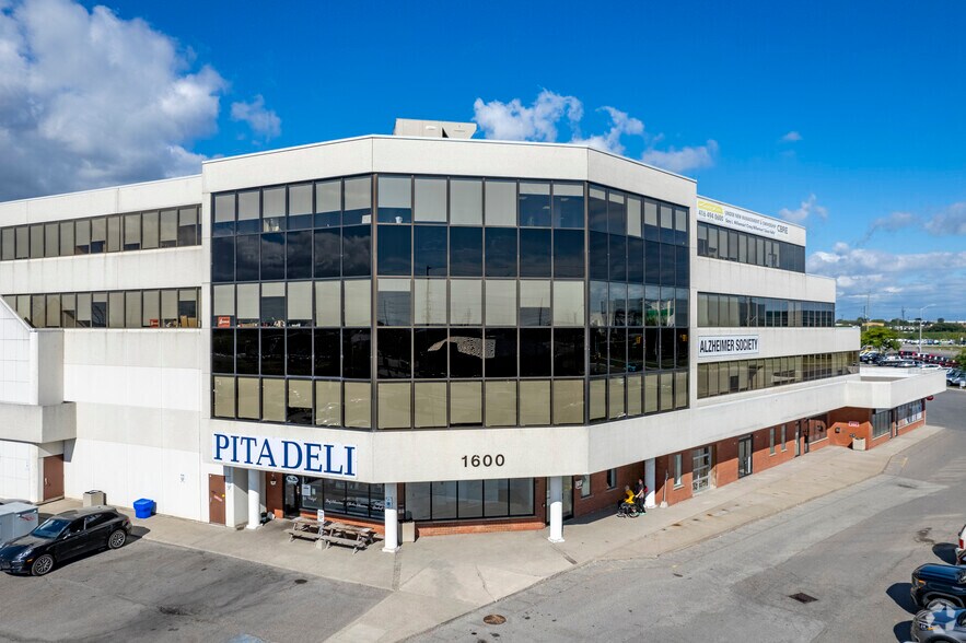 1600 Stellar Dr, Whitby, ON à louer - Photo de l’immeuble – Image 2 sur 5