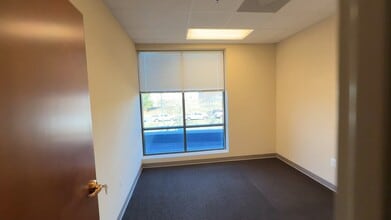 11220 Assett Loop, Manassas, VA à louer - Vidéo sur l’annonce professionnelle 