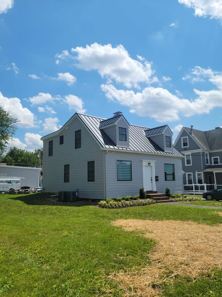 15 Sudbrook Ln, Pikesville, MD à louer - Photo de l’immeuble – Image 1 sur 11
