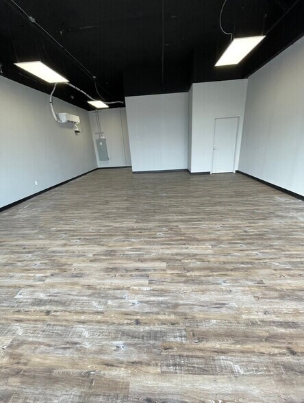 7800 Broadview Rd, Parma, OH à louer - Photo de l’immeuble – Image 3 sur 6