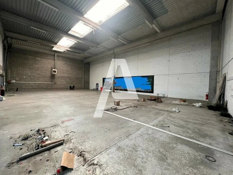 Local d’activités dans Ivry-sur-Seine à louer - Photo de l’immeuble – Image 3 sur 5