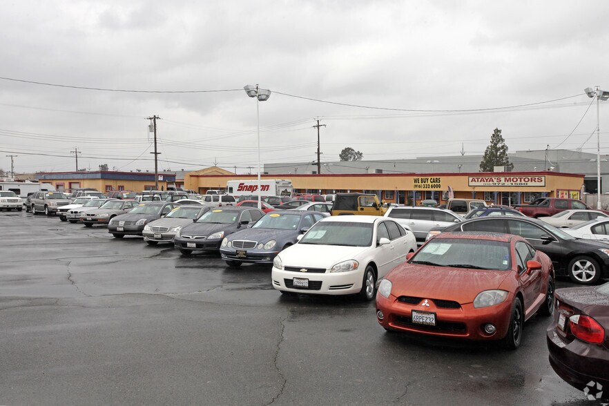 3409 Fulton Ave, Sacramento, CA à vendre - Photo de l’immeuble – Image 2 sur 2