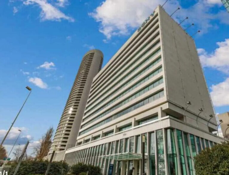 Bureau dans Puteaux à louer - Photo de l’immeuble – Image 1 sur 32