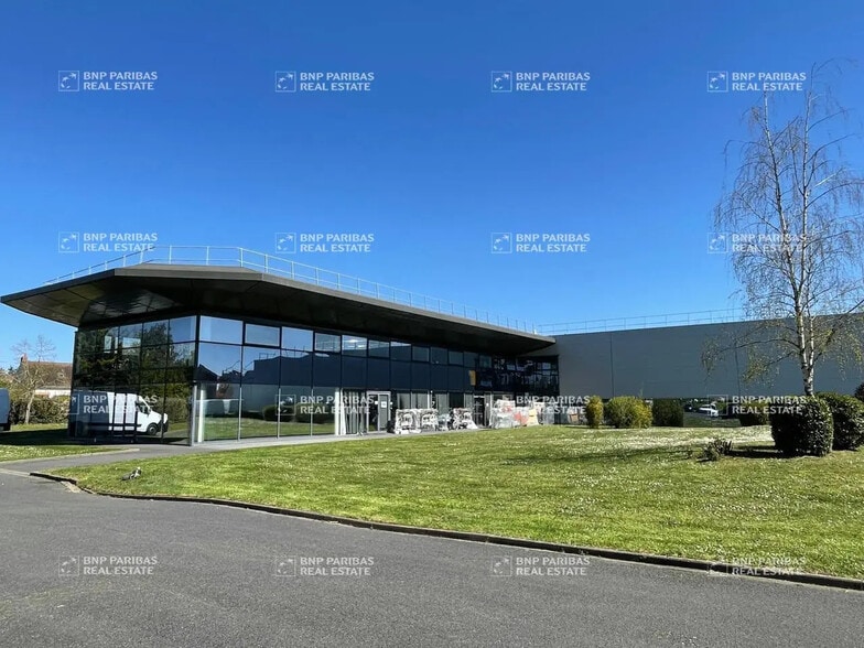 Local d'activités dans Olivet à vendre - Photo de l’immeuble – Image 1 sur 20