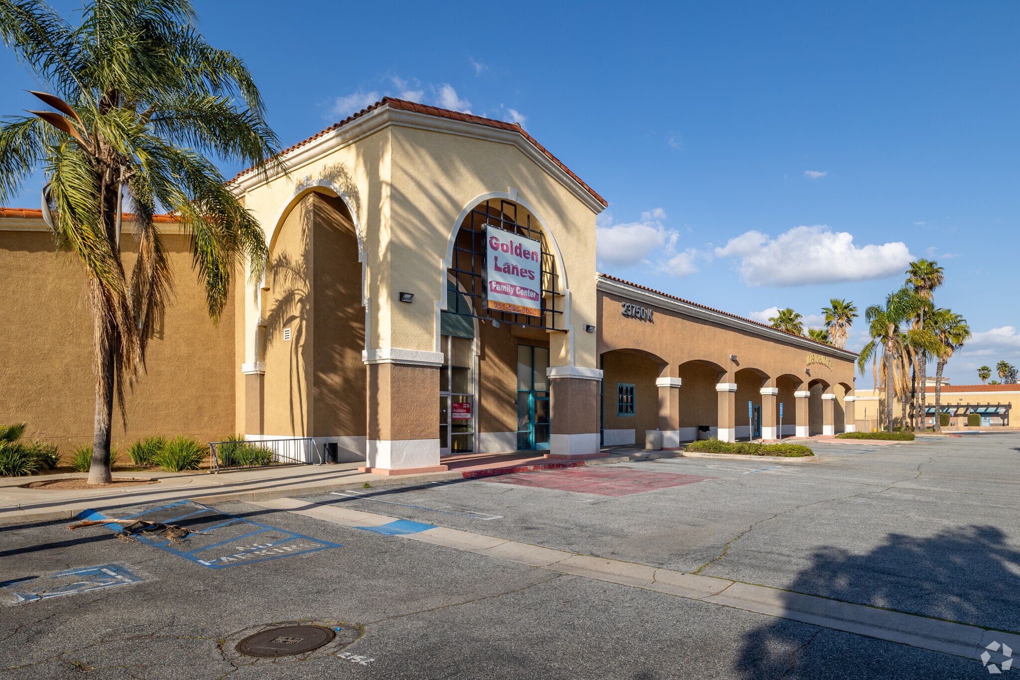 23750 Alessandro Blvd, Moreno Valley, CA à vendre Photo principale– Image 1 sur 9