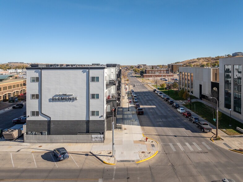 100 Saint Joseph St, Rapid City, SD à louer - Photo de l’immeuble – Image 3 sur 11