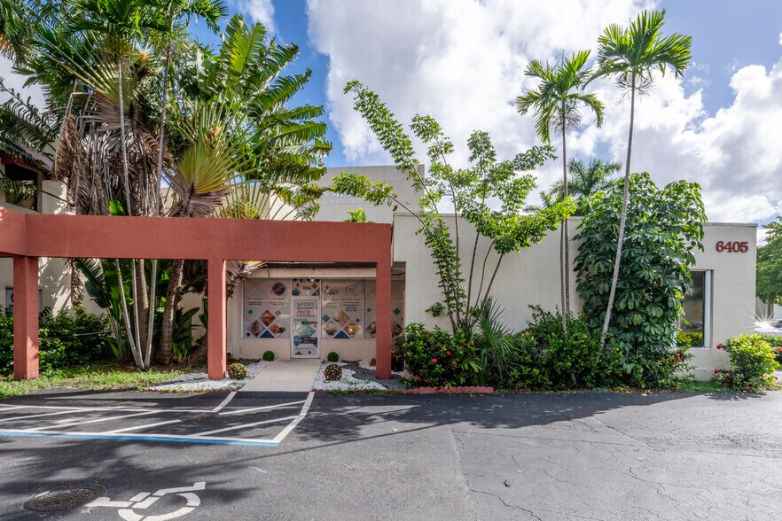 6405 NW 36th St, Miami, FL à louer - Photo de l’immeuble – Image 1 sur 10