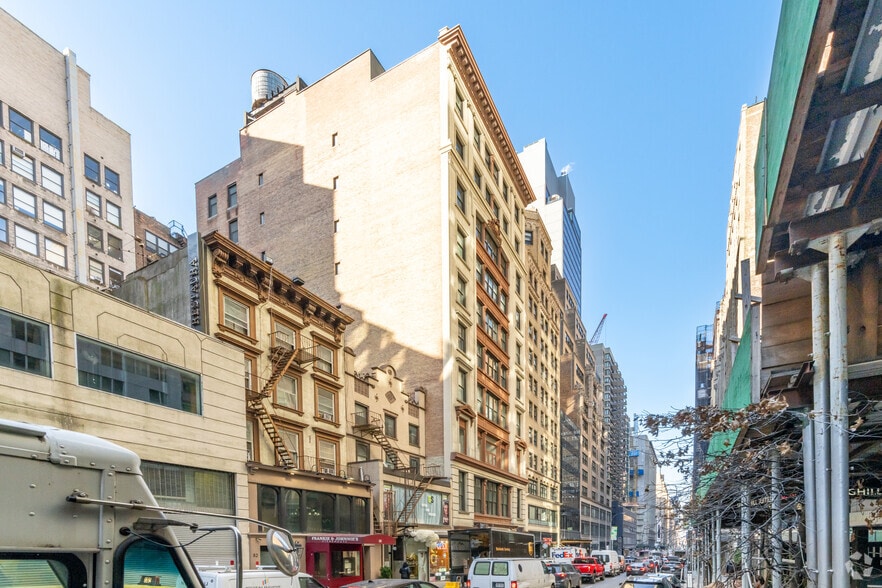 36 W 37th St, New York, NY à louer - Photo principale – Image 1 sur 8