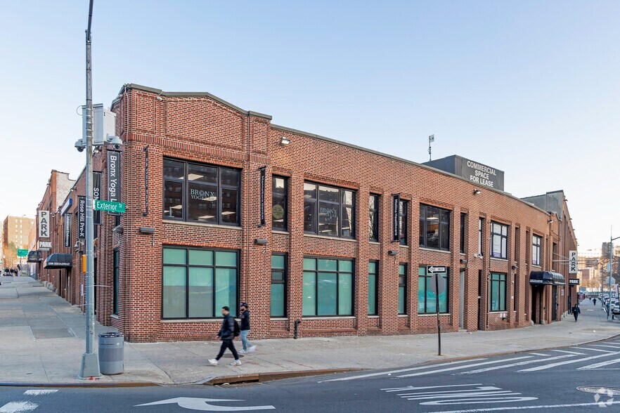 5500 Broadway, Bronx, NY à louer - Photo de l’immeuble – Image 2 sur 8