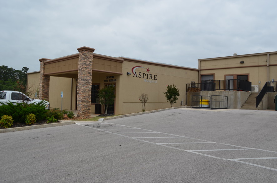 540 Interstate 45 S, Huntsville, TX à louer - Photo de l’immeuble – Image 3 sur 3