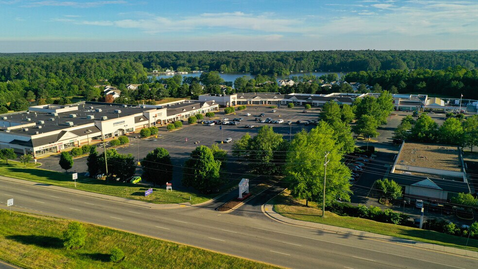 6521-6661 Lake Harbour Dr, Midlothian, VA à louer - Photo de l’immeuble – Image 1 sur 8