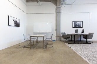 2744 E 11th St, Oakland, CA à louer Photo intérieure– Image 2 sur 6