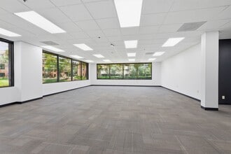 8665 Baypine Rd, Jacksonville, FL à louer Photo intérieure– Image 1 sur 9