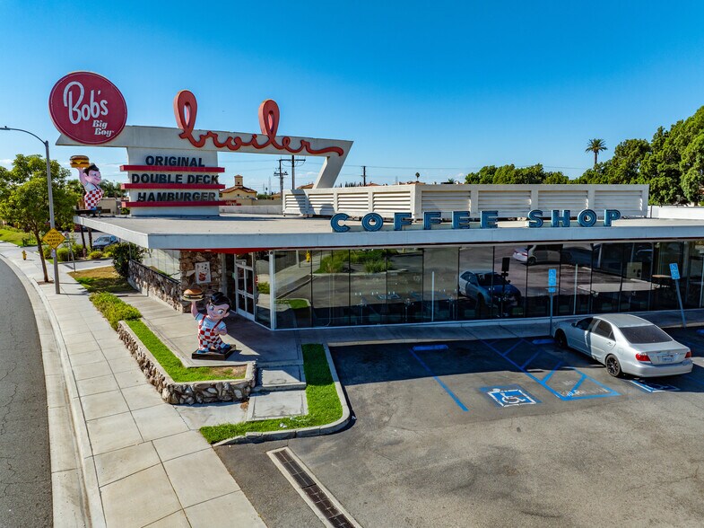 7447 Firestone Blvd, Downey, CA à vendre - Photo de l’immeuble – Image 3 sur 9