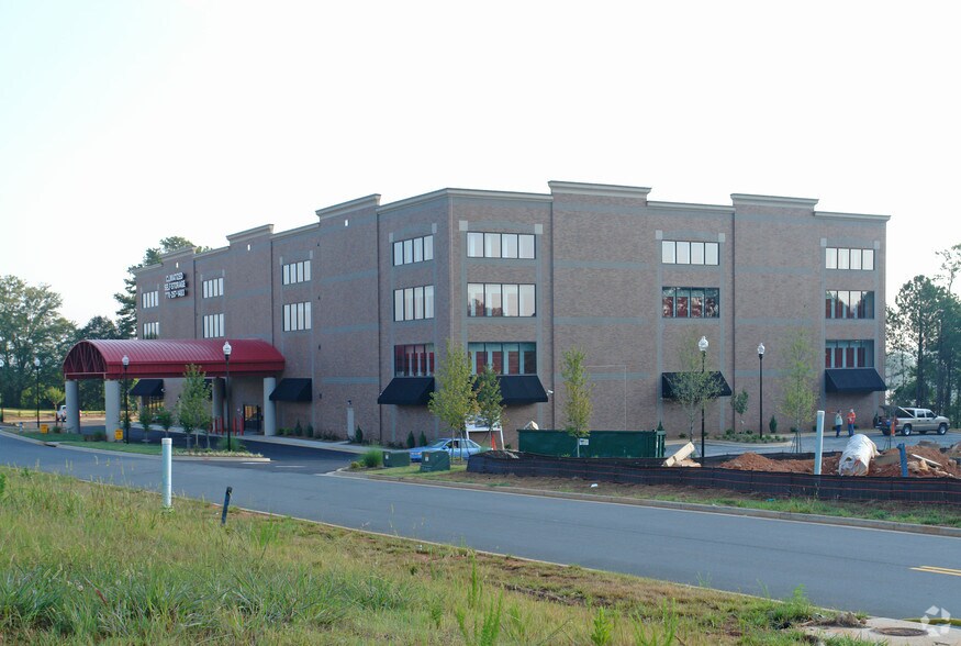 42 Sycamore Ln, Woodstock, GA à louer - Photo de l’immeuble – Image 2 sur 4