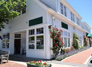 Plus de détails pour 16 Hampton Rd, Southampton, NY - Local commercial à vendre