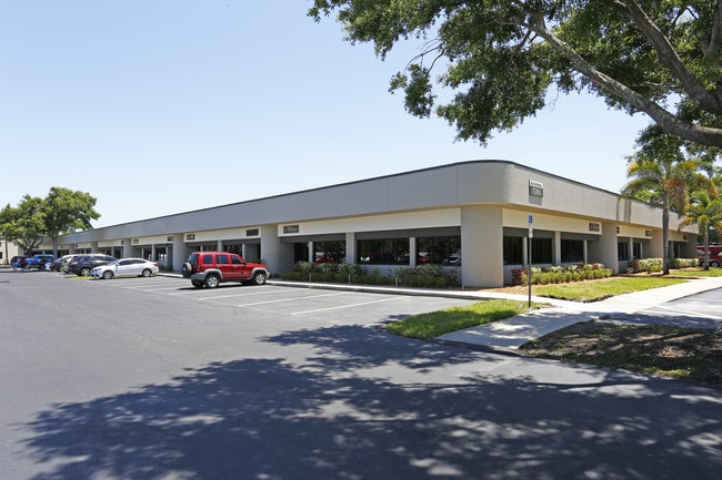 Plus de détails pour 7381 114th Ave, Largo, FL - Bureau, Local d'activités à louer