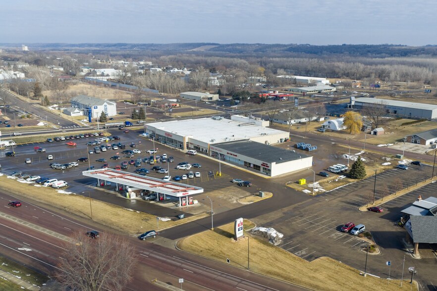 2025 S Broadway St, New Ulm, MN à louer - Photo principale – Image 1 sur 20