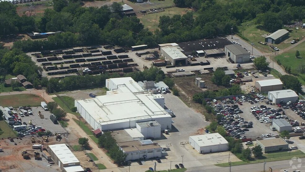 1820 SE 40th St, Oklahoma City, OK à vendre - Vidéo aérienne – Image 2 sur 15