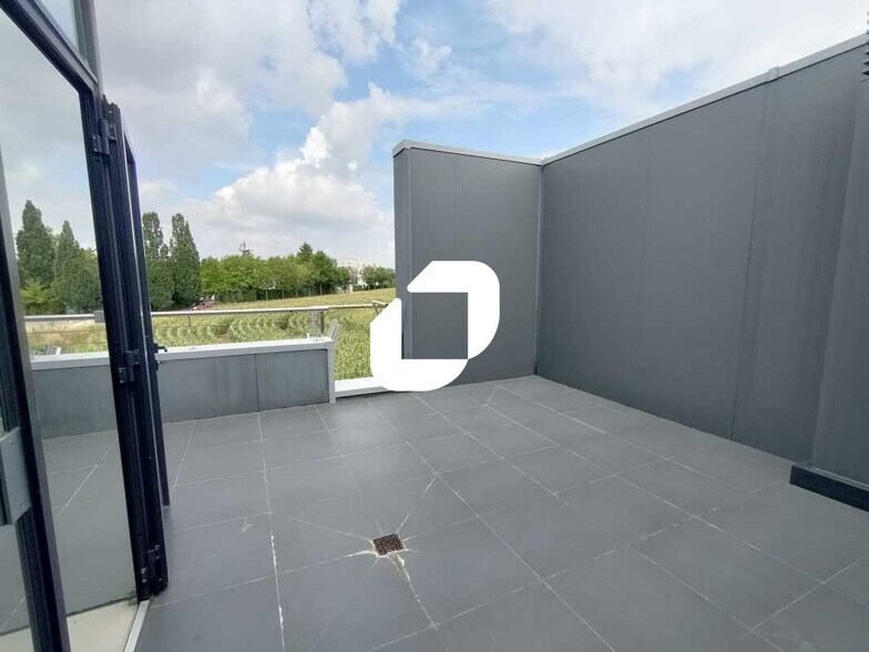 Bureau dans Buc à louer - Photo de l’immeuble – Image 3 sur 9