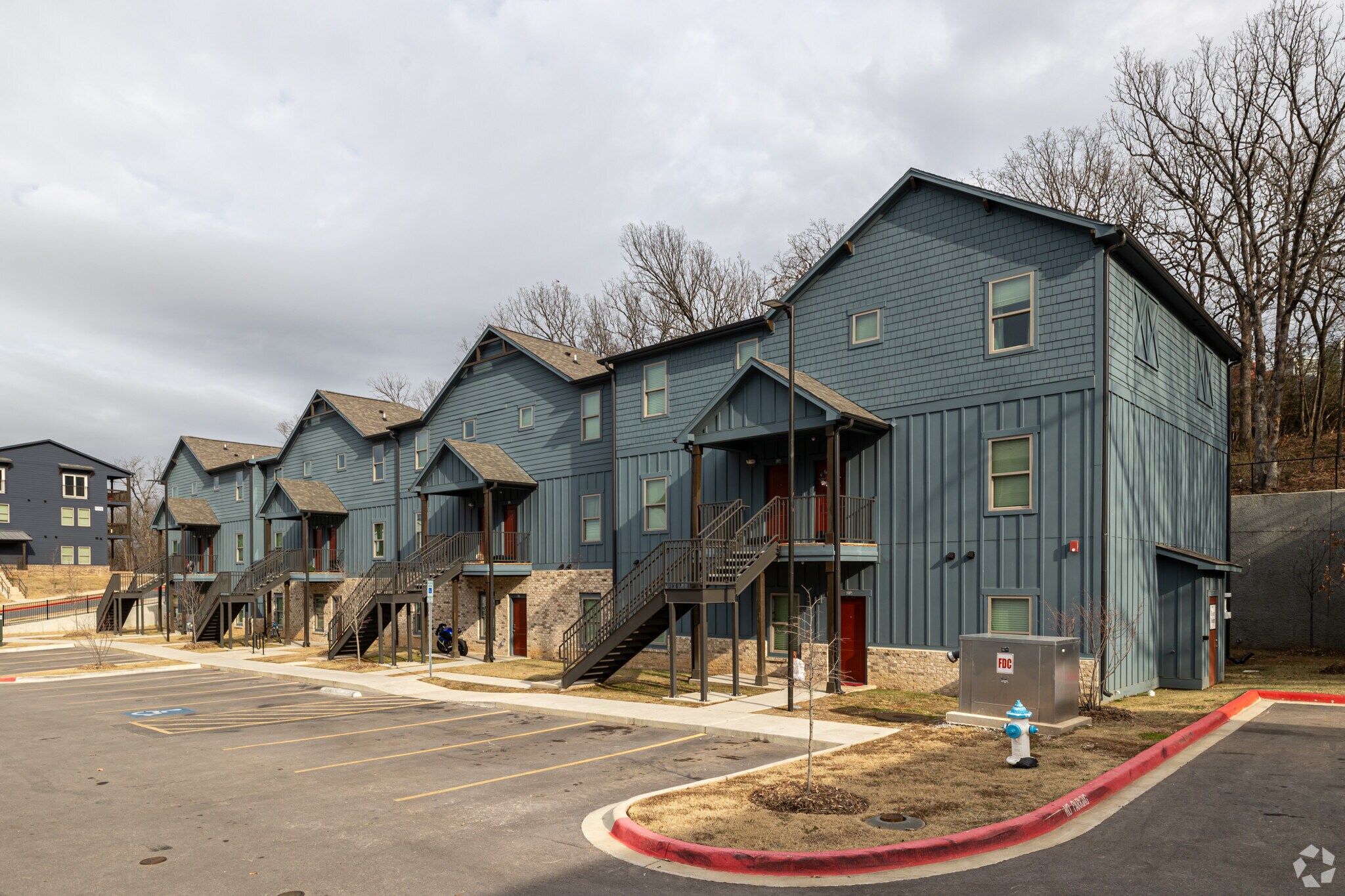 1369 W Stadium Dr, Fayetteville, AR à louer Photo principale– Image 1 sur 6