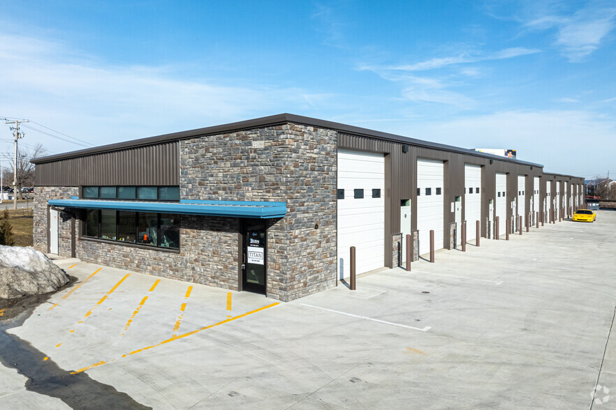 2105 E Kansas City Rd, Olathe, KS à louer - Photo de l’immeuble – Image 3 sur 24