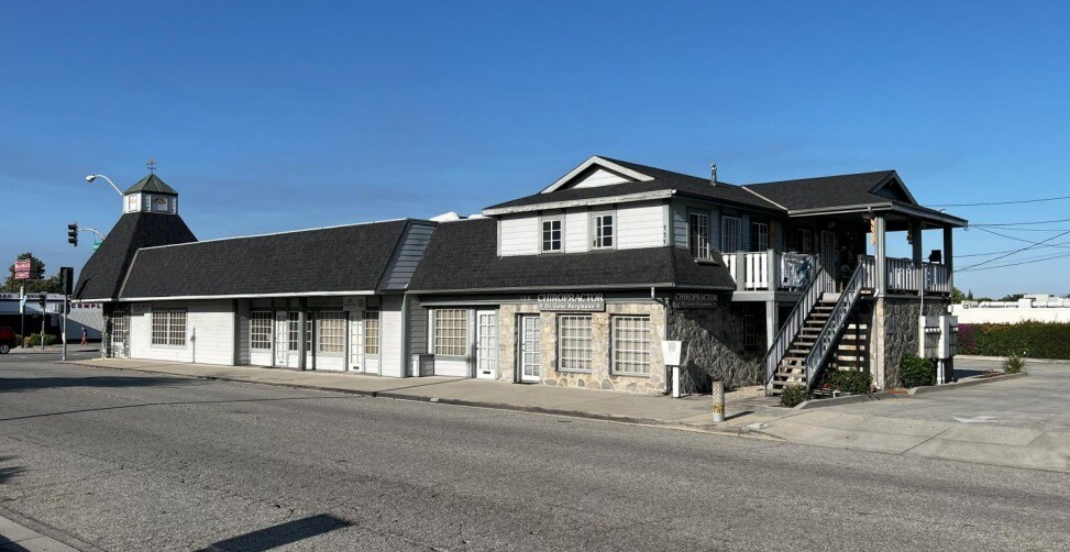 201-209 W Foothill Blvd, Glendora, CA à vendre - Photo de l’immeuble – Image 1 sur 2