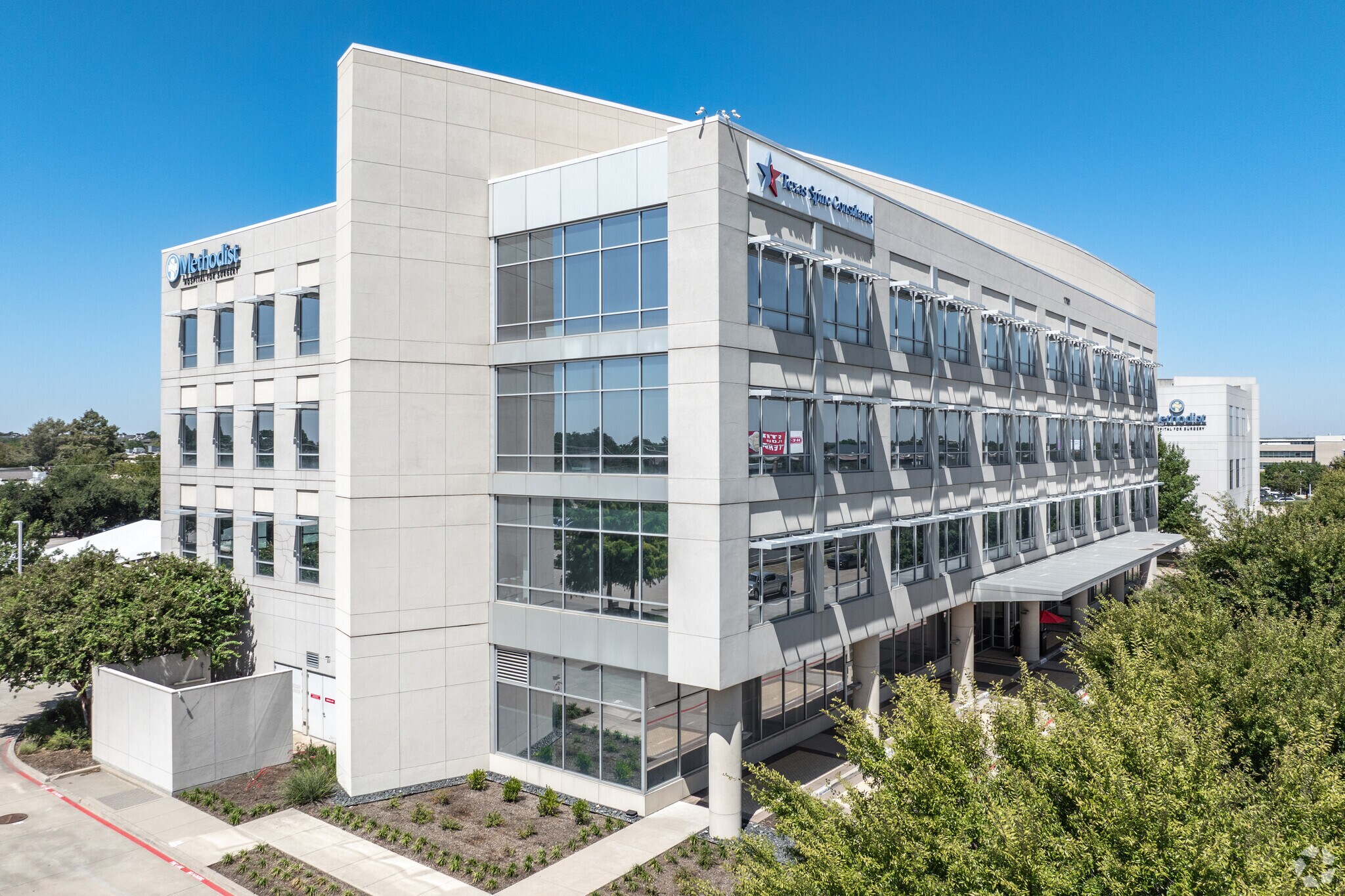 17051 N Dallas Pky, Addison, TX à louer Photo principale– Image 1 sur 14