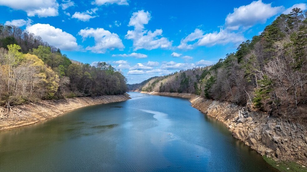 00 Fontana Lake Dr, Bryson City, NC à vendre - Photo de l’immeuble – Image 3 sur 22