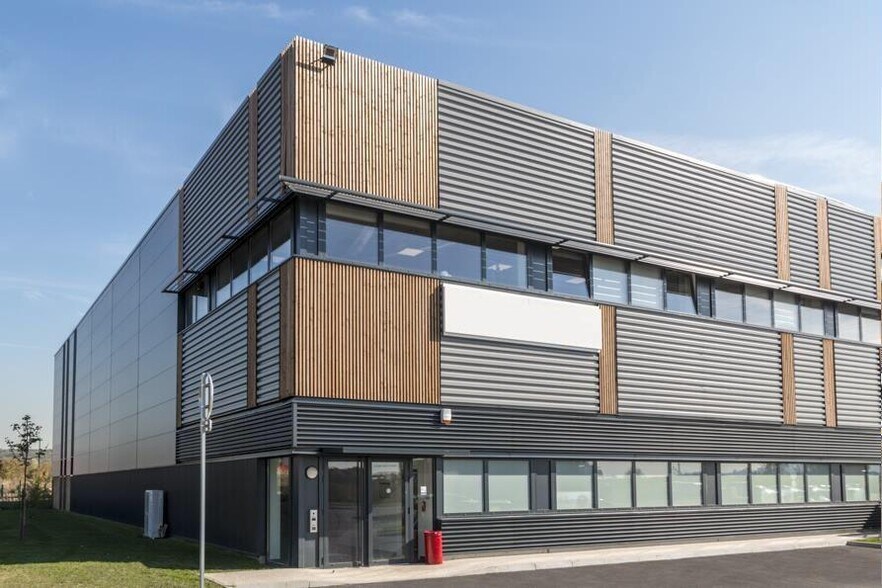 Bureau dans Vaires-sur-Marne à louer - Photo de l’immeuble – Image 1 sur 4