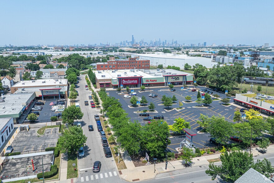 1422 W 47th St, Chicago, IL à louer - Aérien – Image 1 sur 8