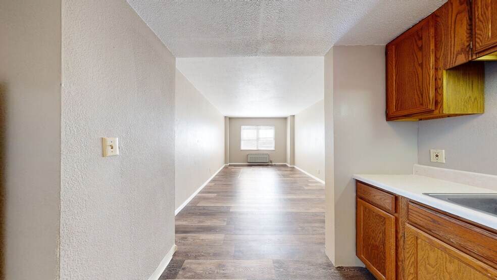 17 E 2nd Ave, Hutchinson, KS à vendre - Numérisation 3D Matterport – Image 3 sur 23