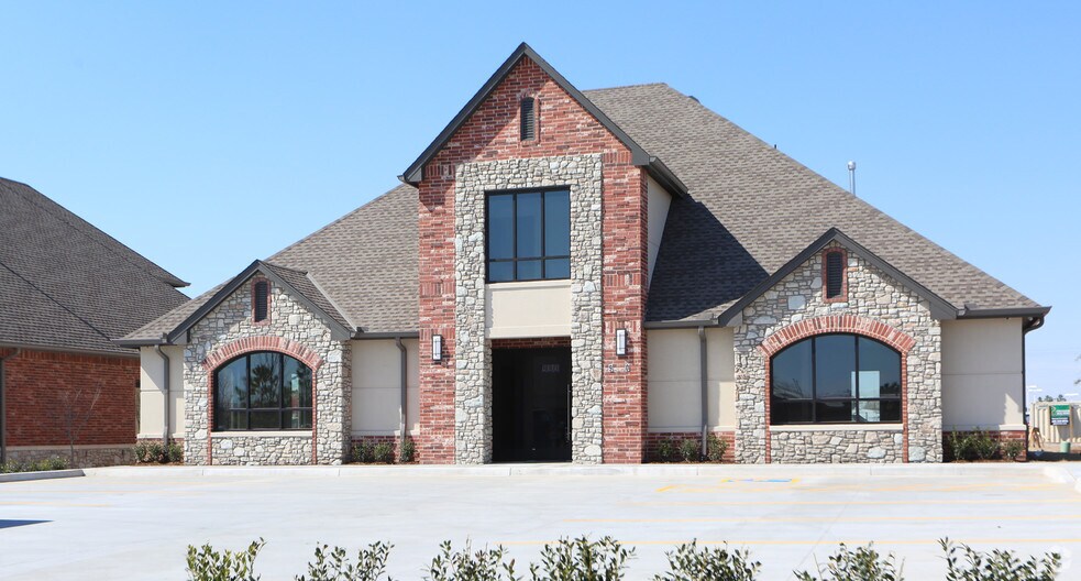 920 Wall St, Norman, OK à louer - Photo de l’immeuble – Image 1 sur 3