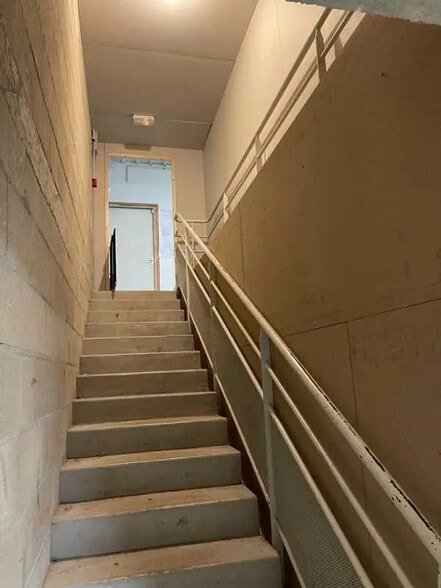 Local commercial dans Villers-Cotterêts à louer - Photo de l’immeuble – Image 3 sur 6