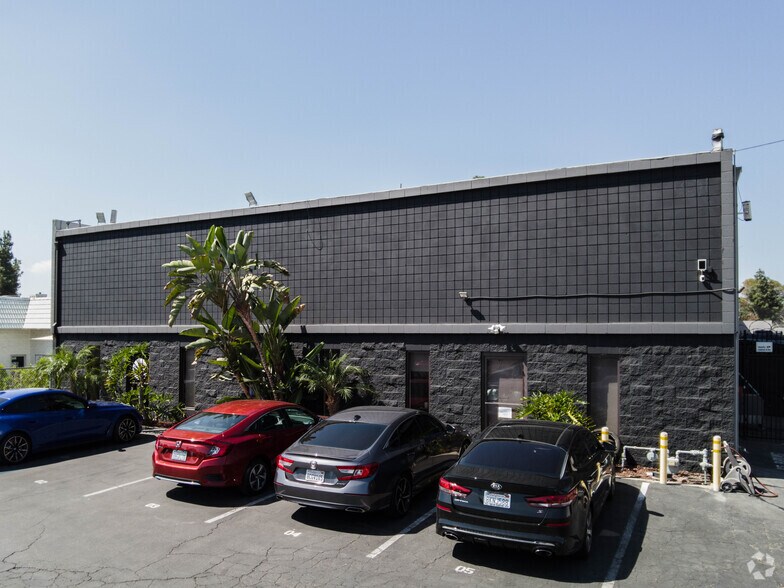 6633 Valjean Ave, Van Nuys, CA à louer - Photo de l’immeuble – Image 3 sur 16