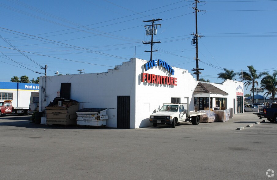 119 E Wooley Rd, Oxnard, CA à vendre - Photo de l’immeuble – Image 2 sur 2