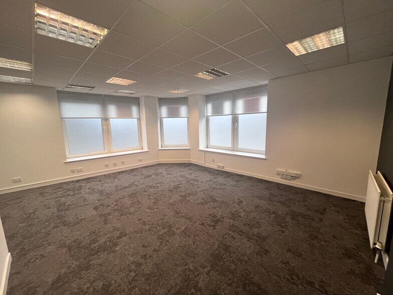 1 Pitstruan Pl, Aberdeen à vendre - Photo de l’immeuble – Image 3 sur 5