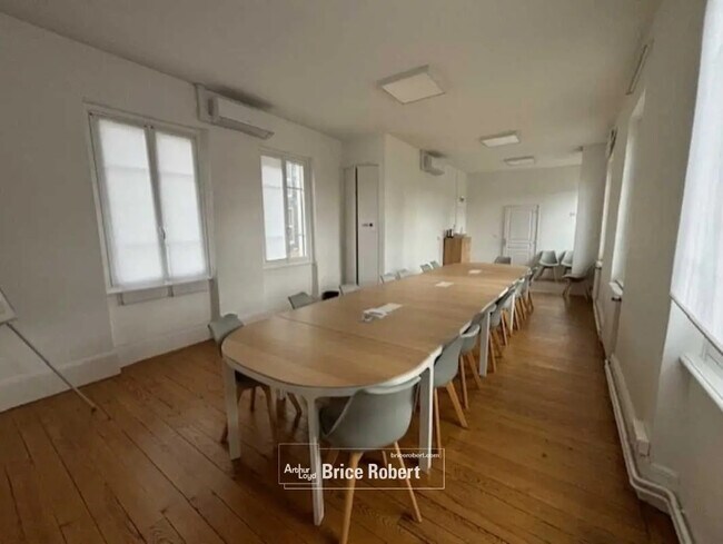 Plus de détails pour Bureau à louer