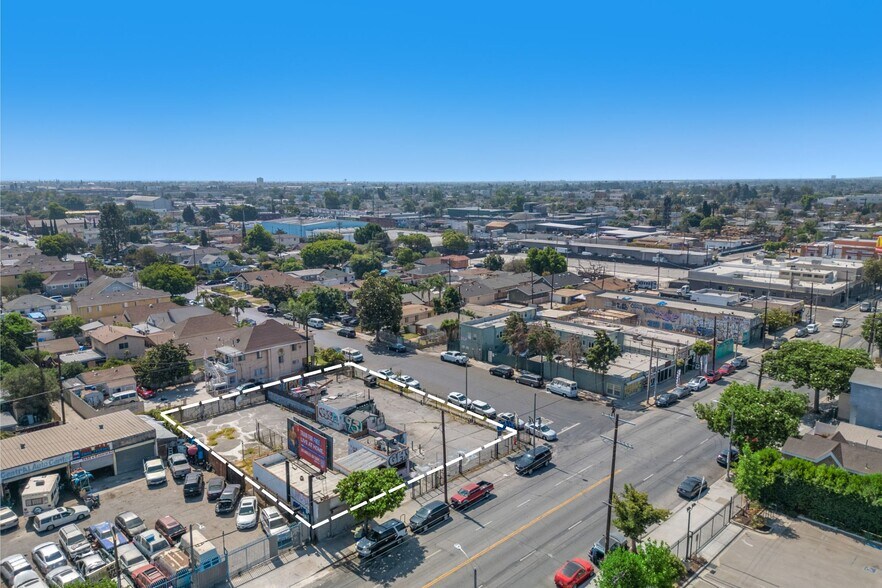 5630 S Central Ave, Los Angeles, CA à vendre - Photo de l’immeuble – Image 2 sur 11