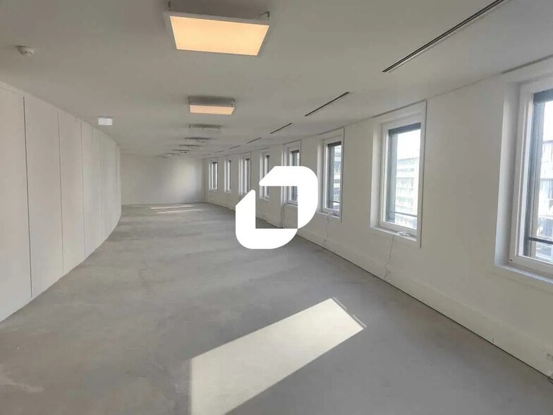 Bureau dans Puteaux à vendre - Photo de l’immeuble – Image 3 sur 32