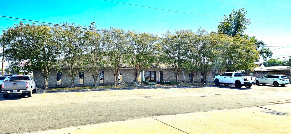 1039 Twin City Hwy, Nederland, TX à louer - Photo de l’immeuble – Image 1 sur 1