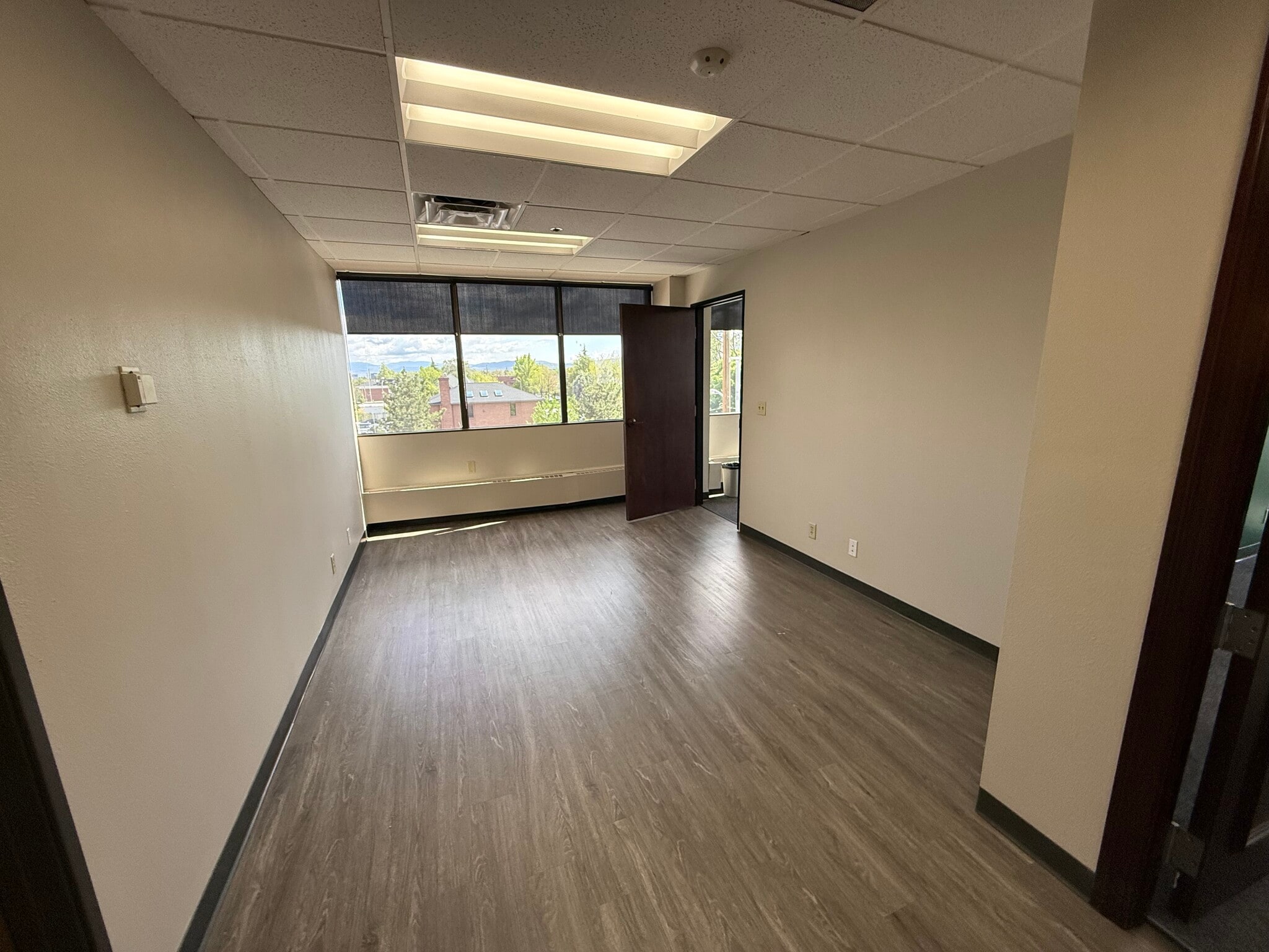 241 Ridge St, Reno, NV à louer Photo intérieure– Image 1 sur 3