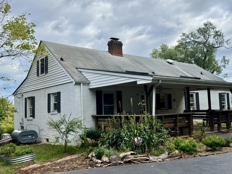 175 Spotnap Rd, Charlottesville, VA à louer - Photo de l’immeuble – Image 2 sur 7