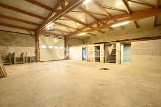 Plus de détails pour Bureau, Local d'activités à louer