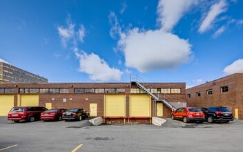 1550-1590 Rue Chabanel O, Montréal, QC à louer Photo de l’immeuble– Image 2 sur 4