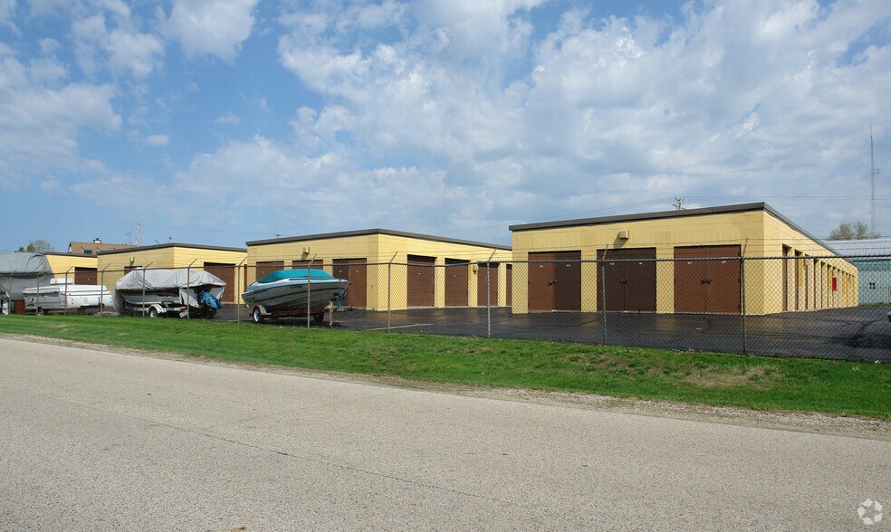 7209 Teckler Blvd, Crystal Lake, IL à vendre - Photo de l’immeuble – Image 2 sur 2