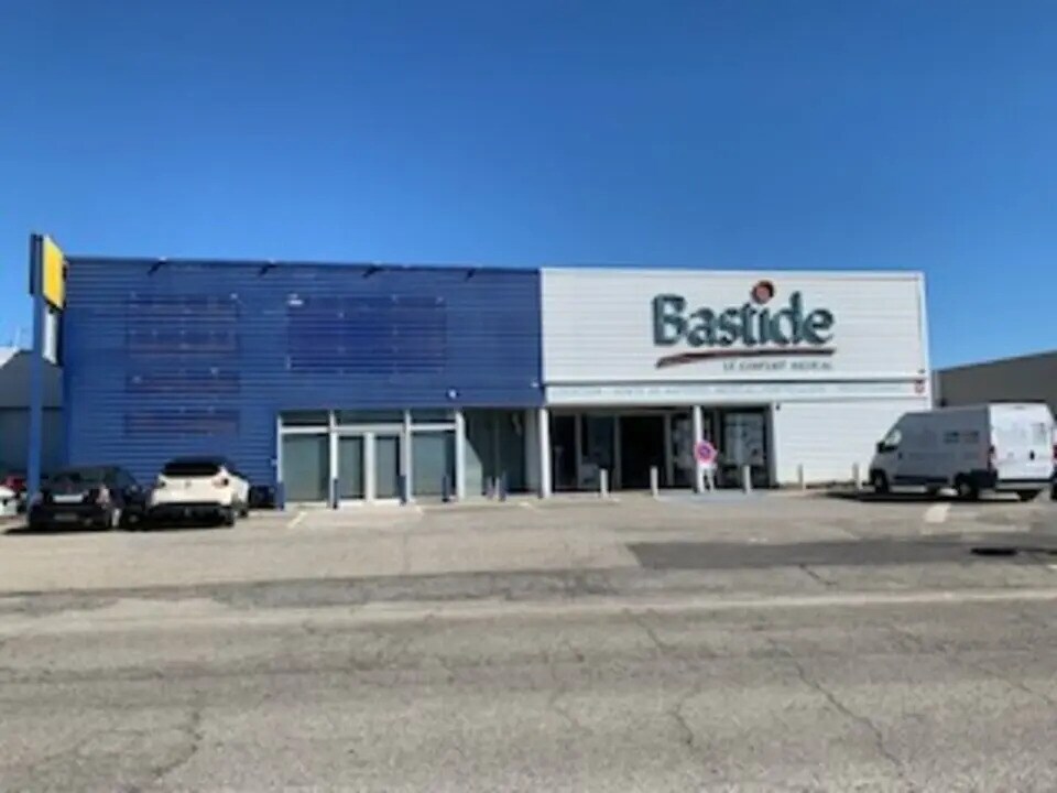 Local commercial dans Orange à louer Photo de l’immeuble– Image 1 sur 8