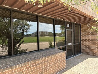 Plus de détails pour 817 Greenview Dr, Grand Prairie, TX - Local d'activités à louer