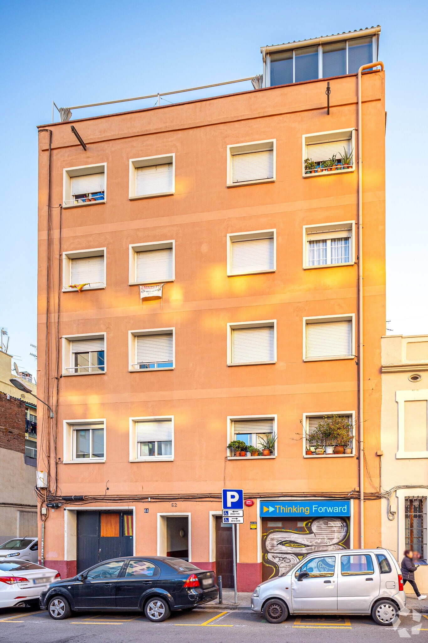 Immeuble residentiel dans Barcelone, Barcelona à vendre Photo principale– Image 1 sur 2