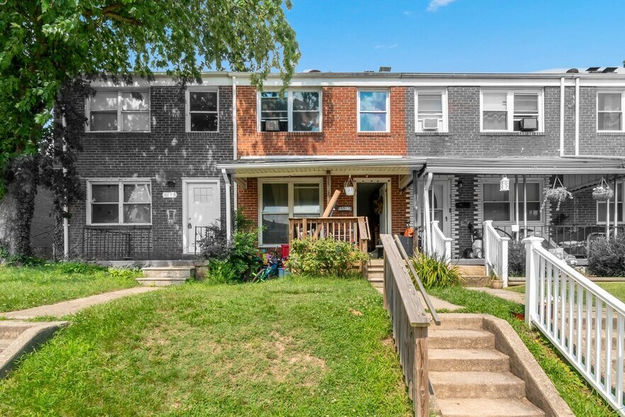 4015 Saint Augustine Ln, Dundalk, MD à vendre - Photo principale – Image 1 sur 1